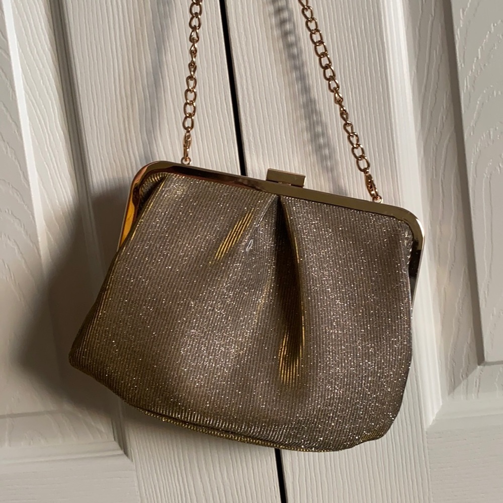 Holographic clutch